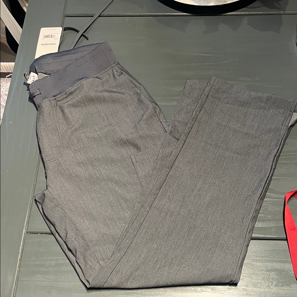 Mandal scrub pants